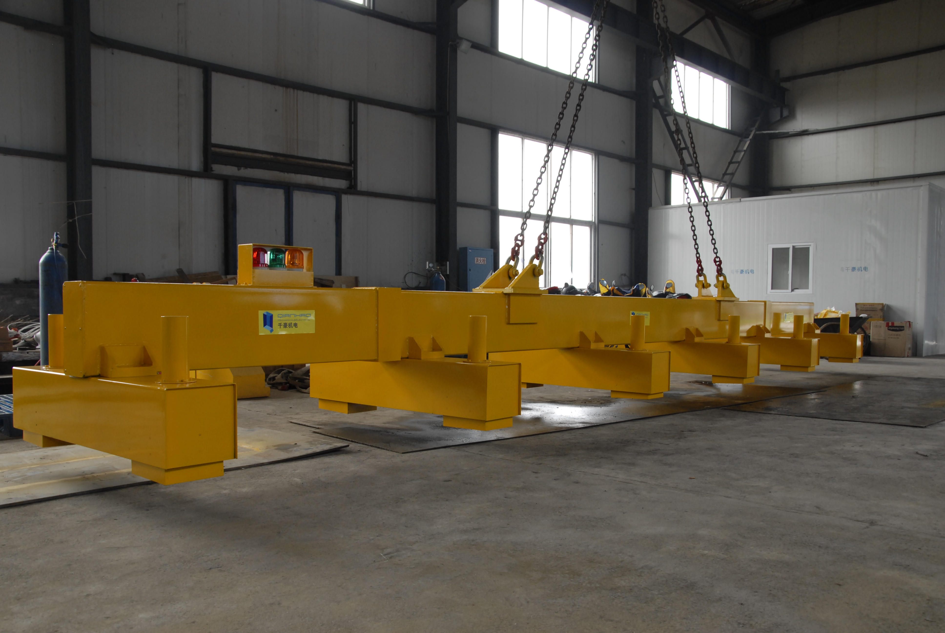 鋼板電永磁吊具，吊鋼板